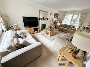 Lounge- click for photo gallery